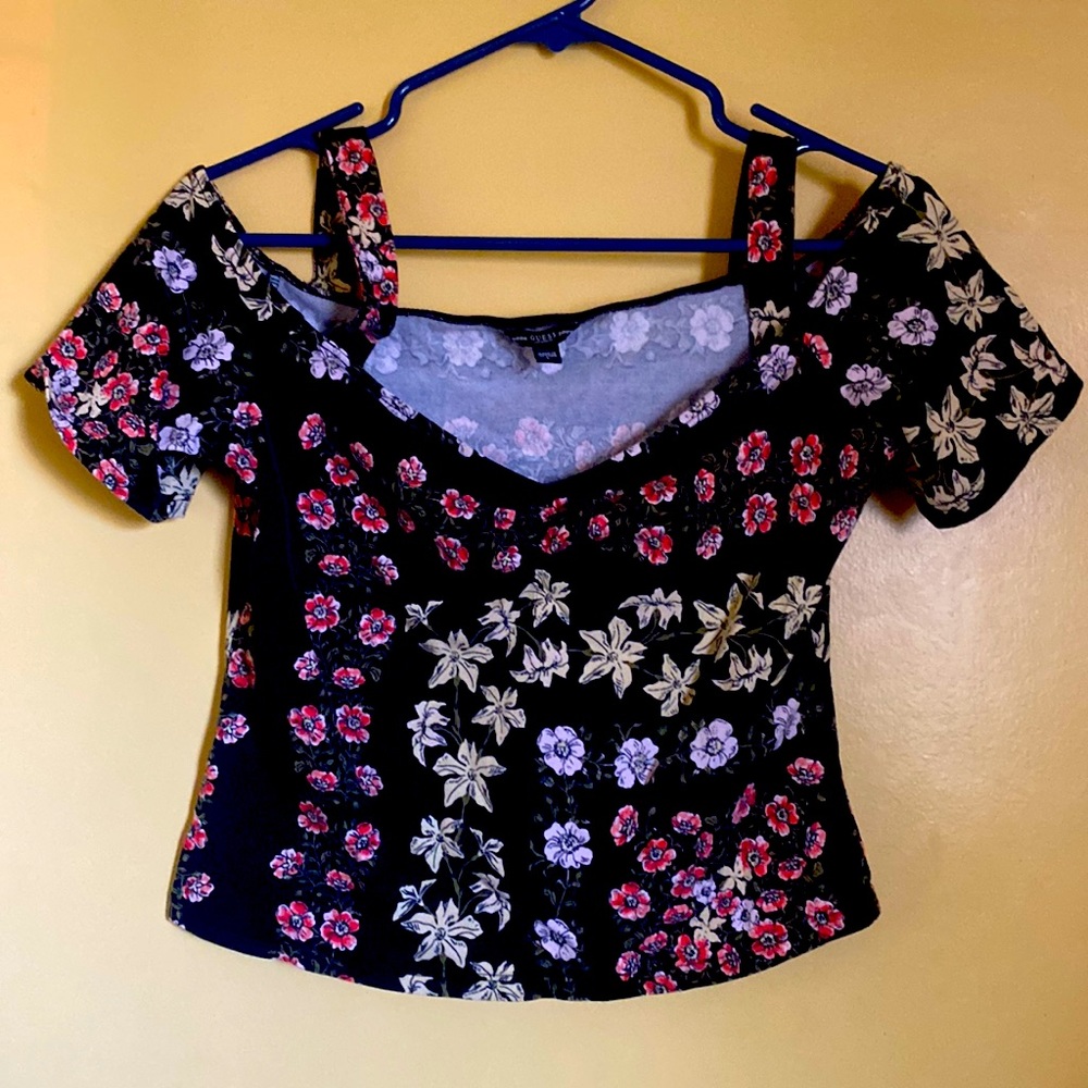 Floral motif guess brand crop top
